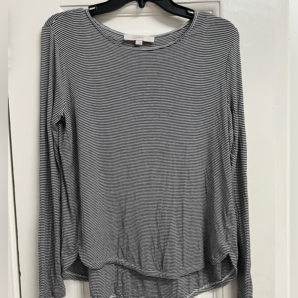 Black and White stripped long sleeve from Loft. Worn twice great condition.